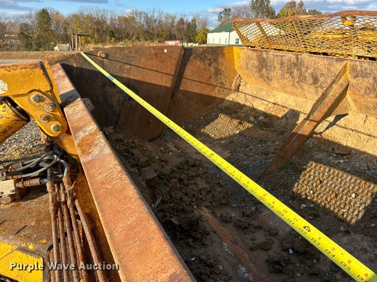 image for item NR9320 2004 Reynolds 17CS12  scraper