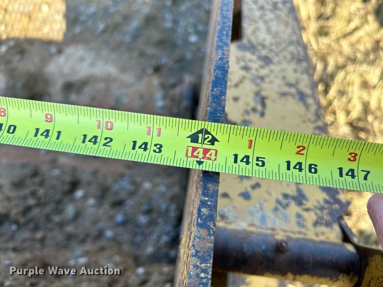 image for item NR9320 2004 Reynolds 17CS12  scraper