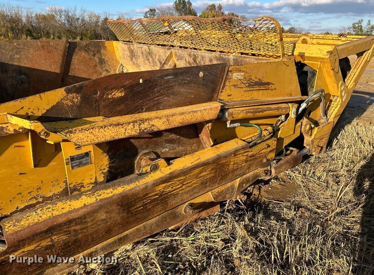 image for item NR9320 2004 Reynolds 17CS12  scraper