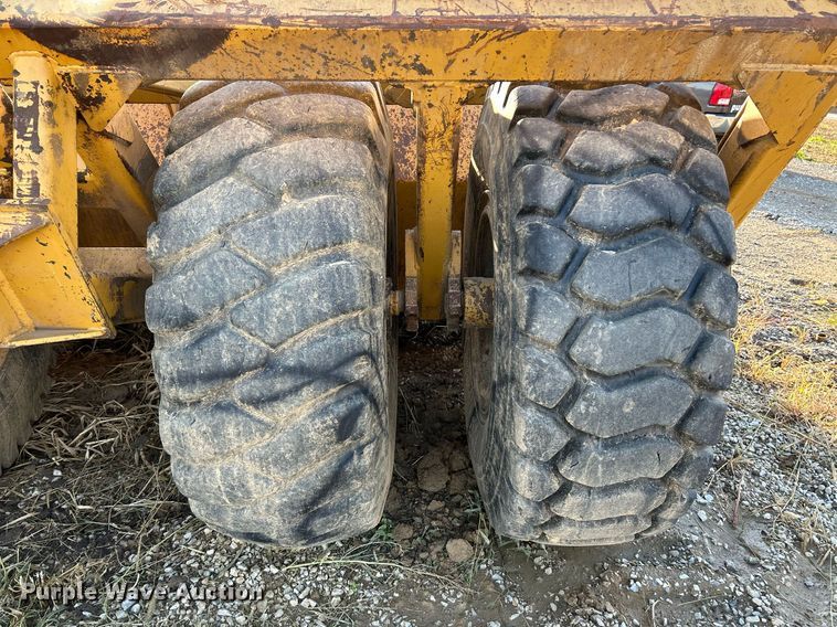 image for item NR9320 2004 Reynolds 17CS12  scraper