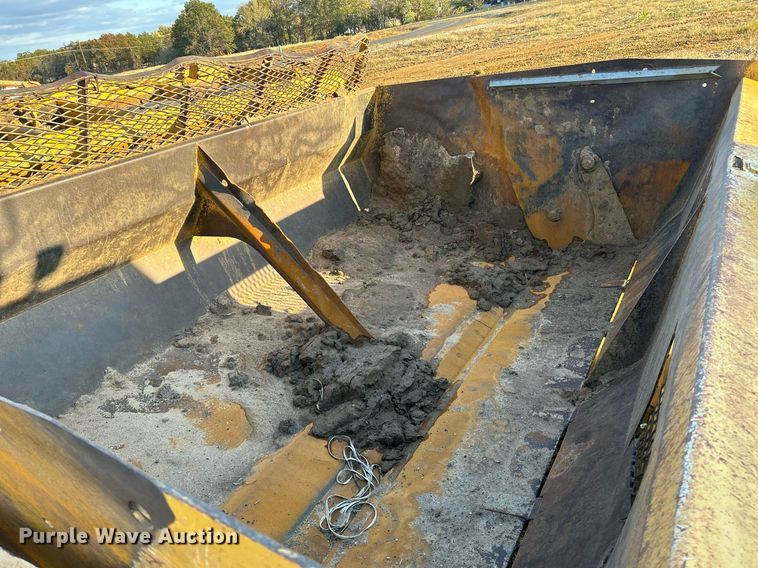 image for item NR9321 2002 Reynolds 17CS12  scraper