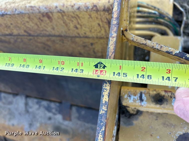 image for item NR9321 2002 Reynolds 17CS12  scraper