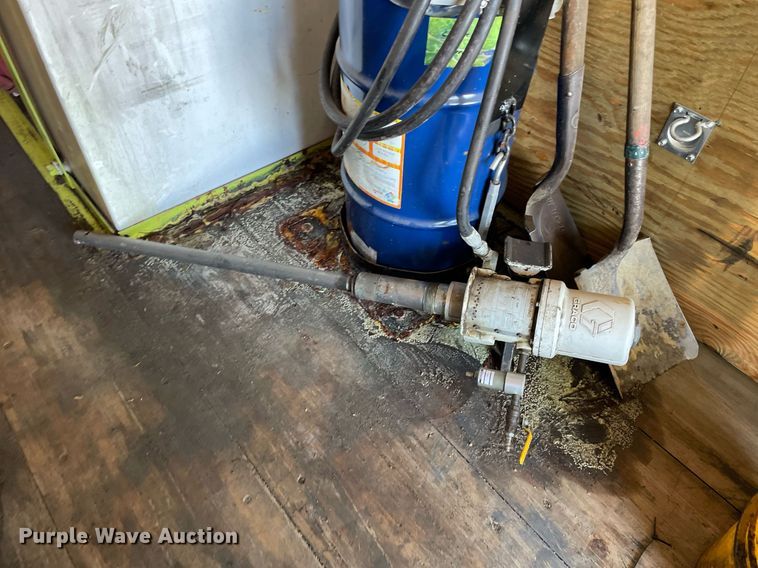 image for item NX9873 2013 International 4300  box truck with fuel/lube system