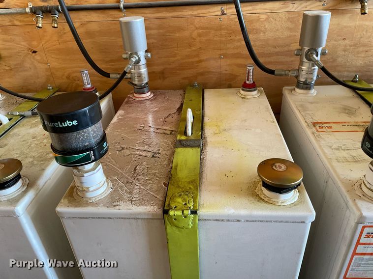 image for item NX9873 2013 International 4300  box truck with fuel/lube system