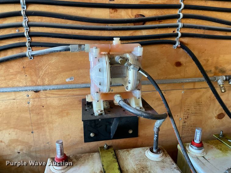 image for item NX9873 2013 International 4300  box truck with fuel/lube system