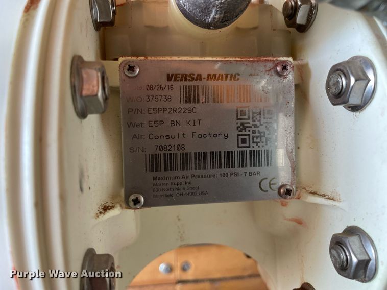 image for item NX9873 2013 International 4300  box truck with fuel/lube system