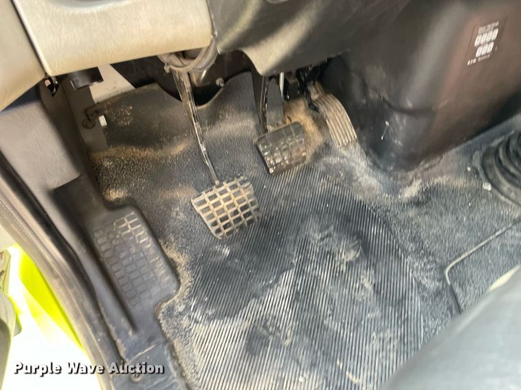 image for item NX9873 2013 International 4300  box truck with fuel/lube system