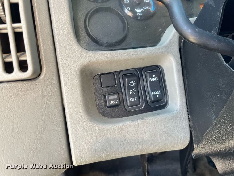 image for item NX9873 2013 International 4300  box truck with fuel/lube system