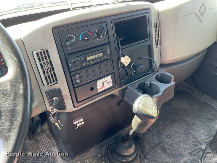 image for item NX9873 2013 International 4300  box truck with fuel/lube system