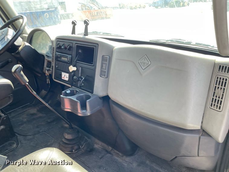 image for item NX9873 2013 International 4300  box truck with fuel/lube system