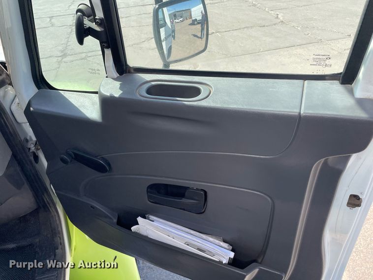 image for item NX9873 2013 International 4300  box truck with fuel/lube system