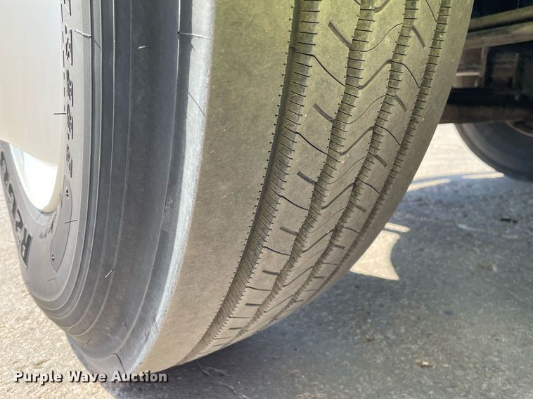 image for item NX9873 2013 International 4300  box truck with fuel/lube system