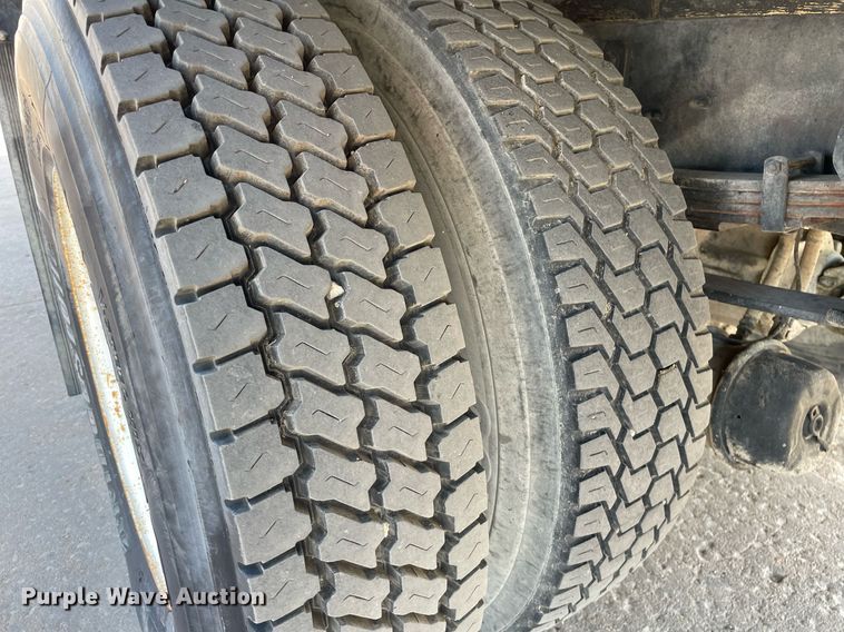 image for item NX9873 2013 International 4300  box truck with fuel/lube system