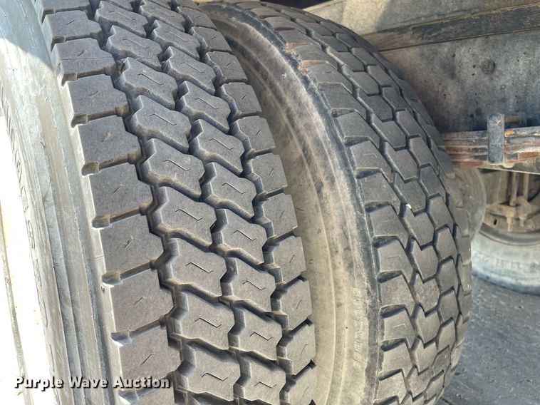 image for item NX9873 2013 International 4300  box truck with fuel/lube system