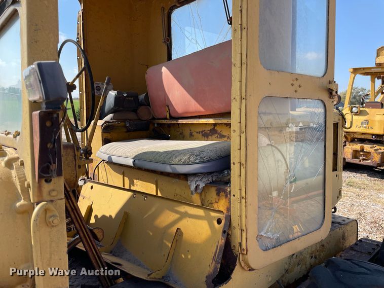 image for item NX9964 Caterpillar 112  rigid frame motor grader