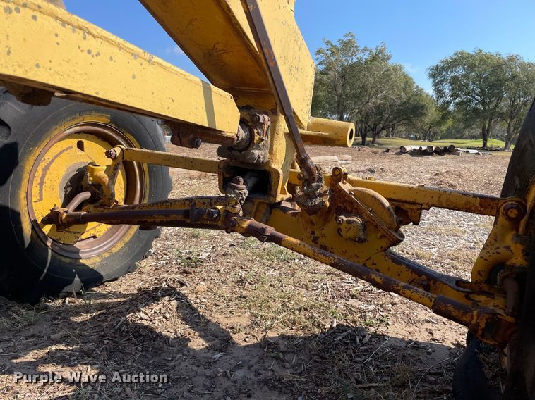 image for item NX9964 Caterpillar 112  rigid frame motor grader