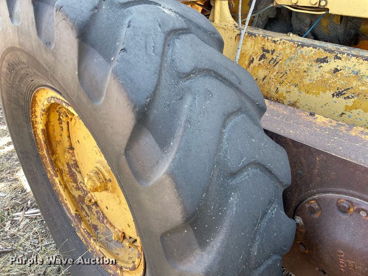 image for item NX9964 Caterpillar 112  rigid frame motor grader