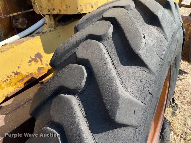 image for item NX9964 Caterpillar 112  rigid frame motor grader