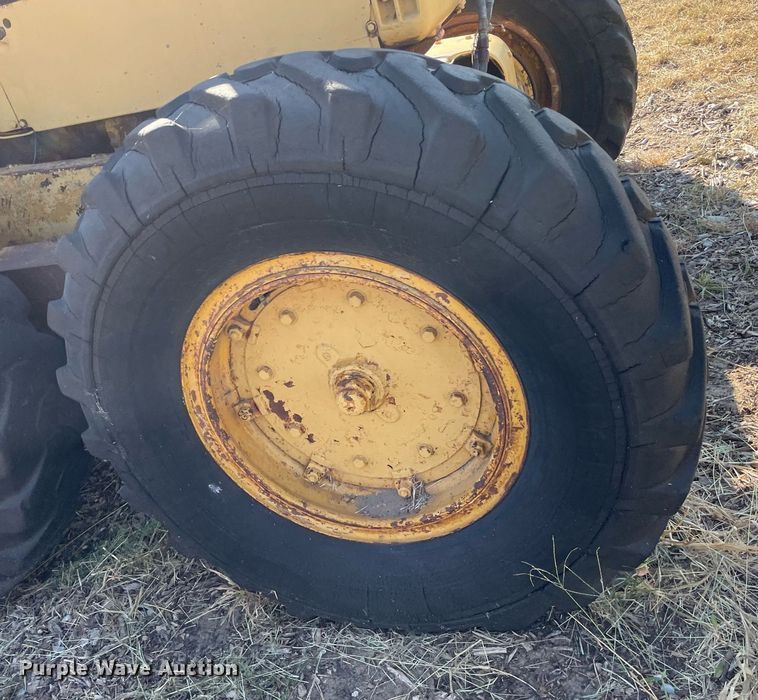 image for item NX9964 Caterpillar 112  rigid frame motor grader