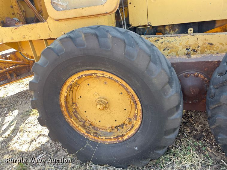 image for item NX9964 Caterpillar 112  rigid frame motor grader