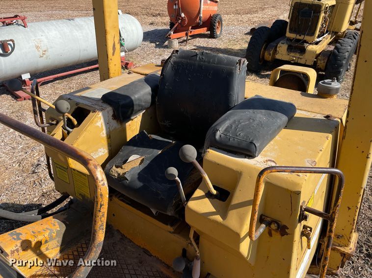 image for item NX9965 1981 Fiat-Allis FL10C  track loader