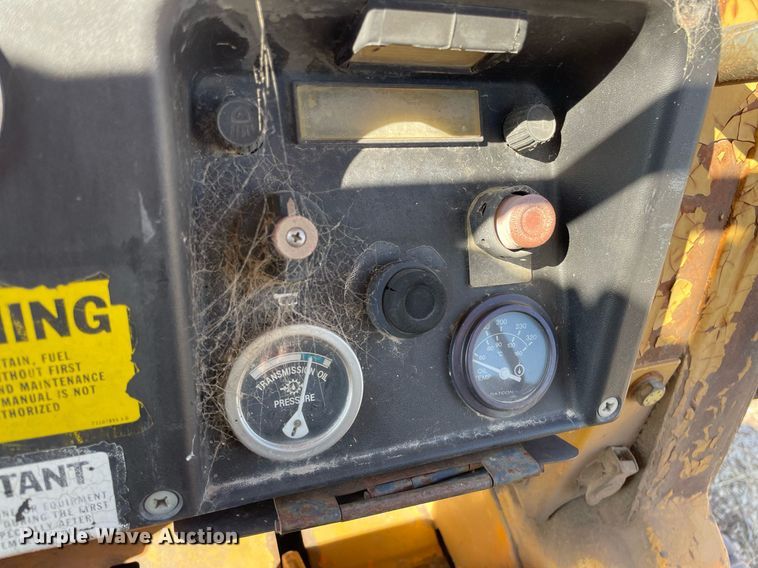 image for item NX9965 1981 Fiat-Allis FL10C  track loader