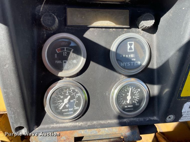 image for item NX9965 1981 Fiat-Allis FL10C  track loader