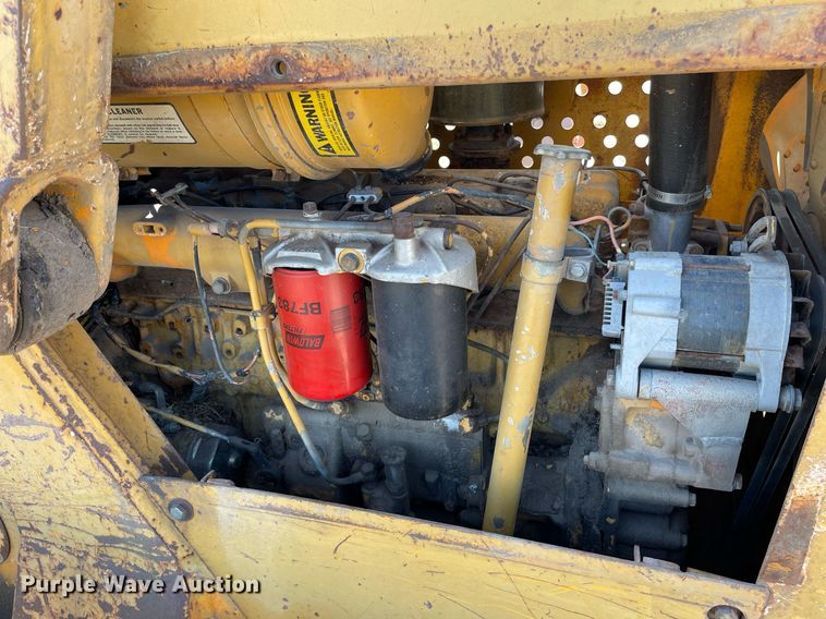 image for item NX9965 1981 Fiat-Allis FL10C  track loader