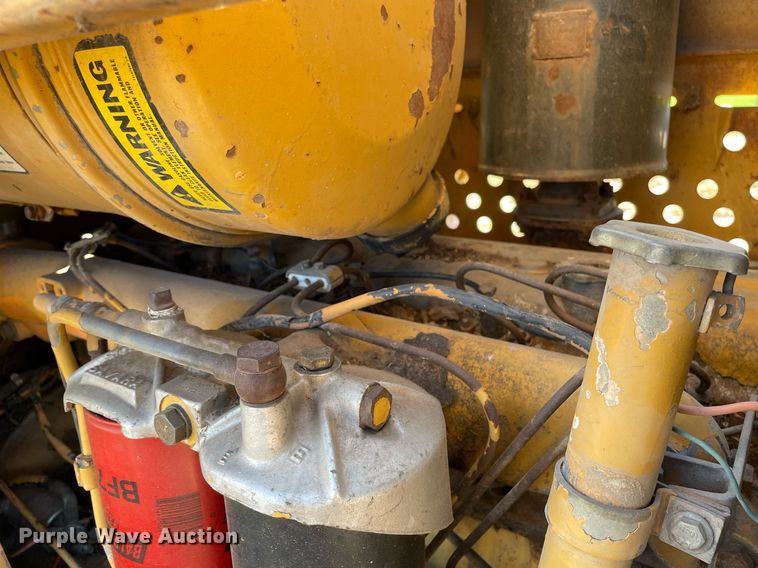 image for item NX9965 1981 Fiat-Allis FL10C  track loader