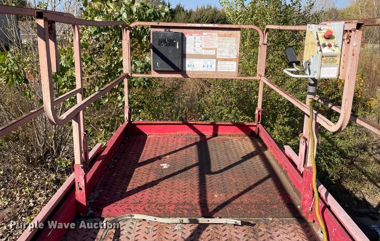 image for item NX9968 Mec 3068ES  scissor lift