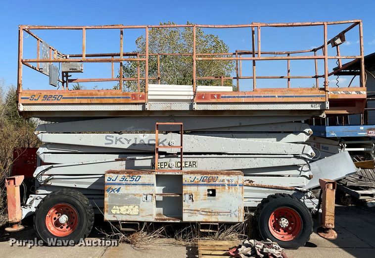 image for item NX9969 1996 Sky Jack SJ9250  scissor lift