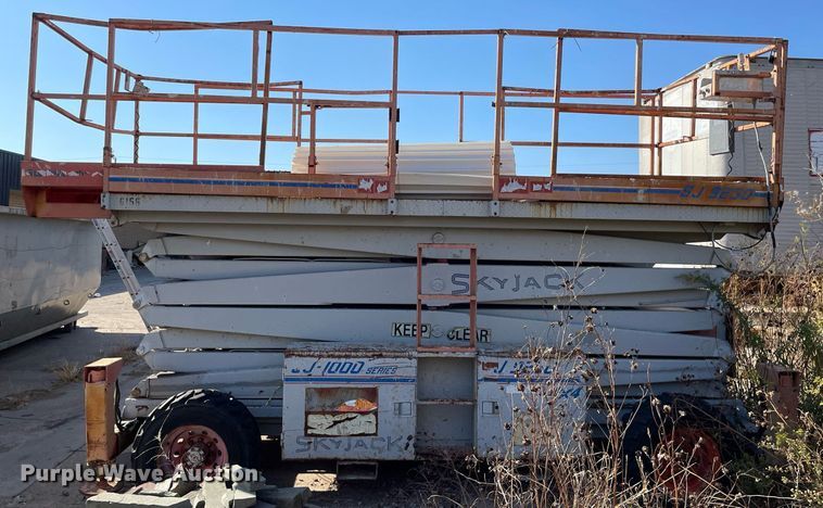 image for item NX9969 1996 Sky Jack SJ9250  scissor lift