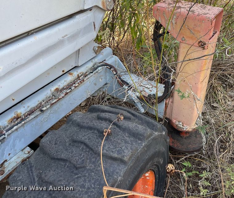 image for item NX9969 1996 Sky Jack SJ9250  scissor lift