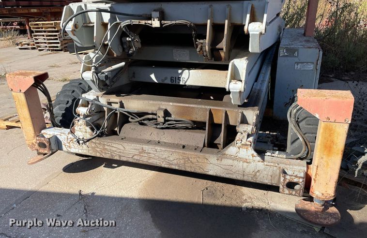 image for item NX9969 1996 Sky Jack SJ9250  scissor lift