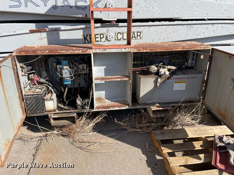 image for item NX9969 1996 Sky Jack SJ9250  scissor lift