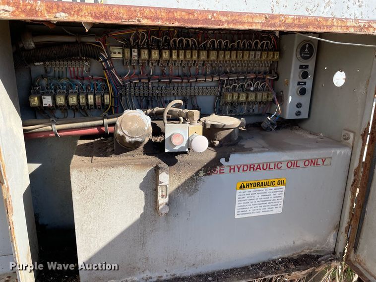 image for item NX9969 1996 Sky Jack SJ9250  scissor lift