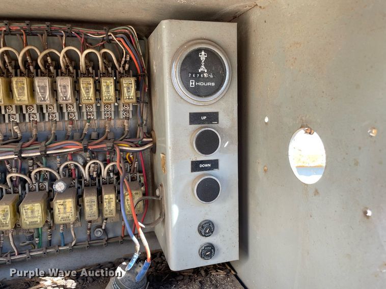 image for item NX9969 1996 Sky Jack SJ9250  scissor lift