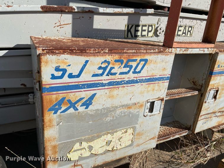 image for item NX9969 1996 Sky Jack SJ9250  scissor lift