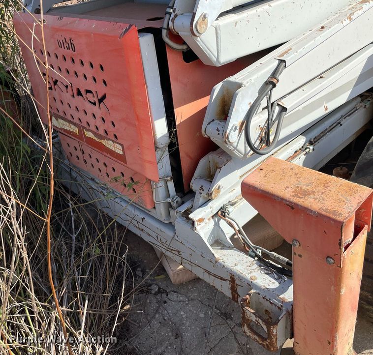 image for item NX9969 1996 Sky Jack SJ9250  scissor lift