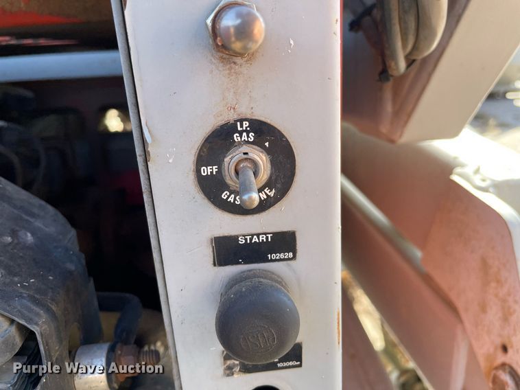 image for item NX9969 1996 Sky Jack SJ9250  scissor lift