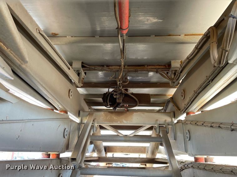 image for item NX9969 1996 Sky Jack SJ9250  scissor lift