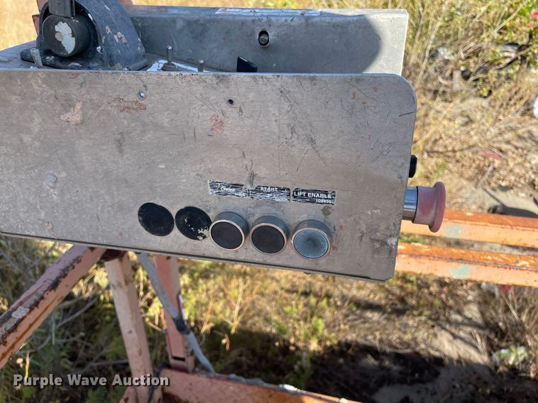 image for item NX9969 1996 Sky Jack SJ9250  scissor lift