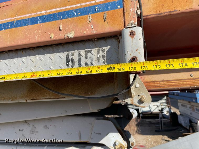 image for item NX9969 1996 Sky Jack SJ9250  scissor lift