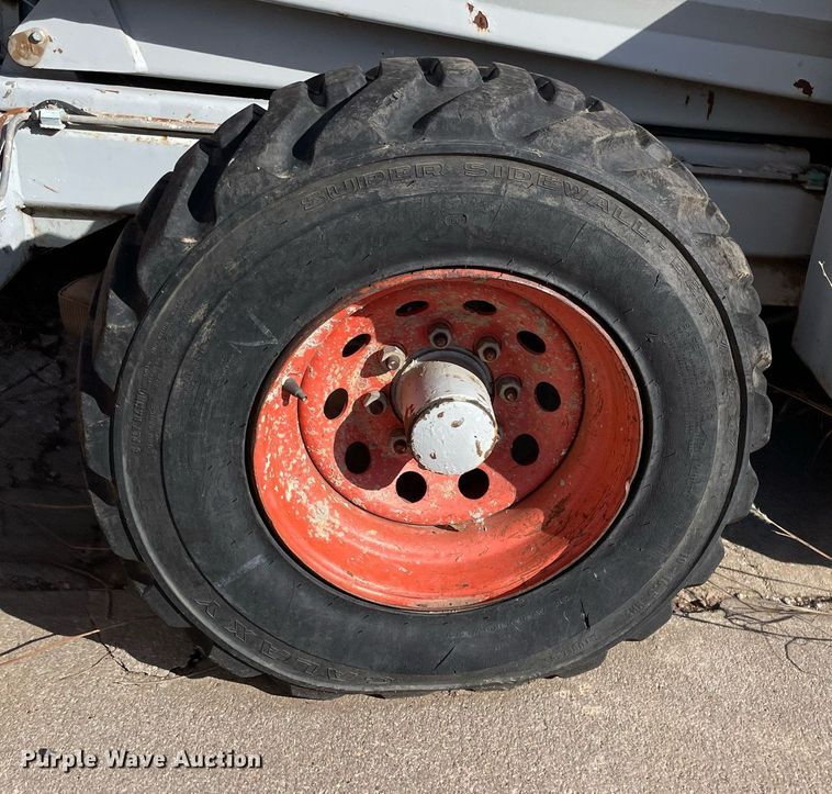 image for item NX9969 1996 Sky Jack SJ9250  scissor lift