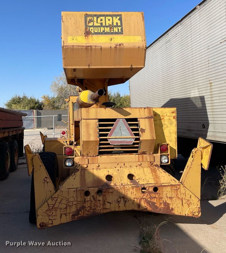 image for item NX9970 1973 Clark 714  crane