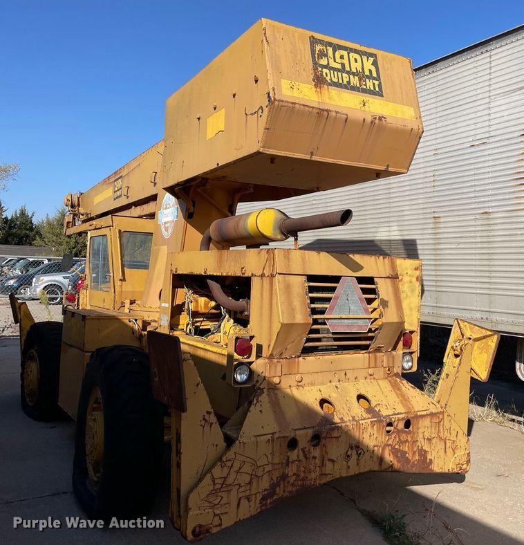 image for item NX9970 1973 Clark 714  crane