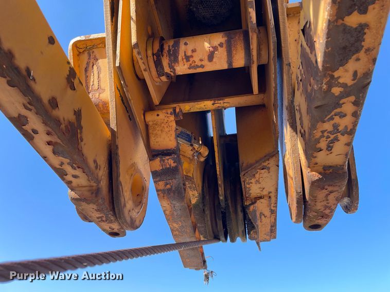 image for item NX9970 1973 Clark 714  crane