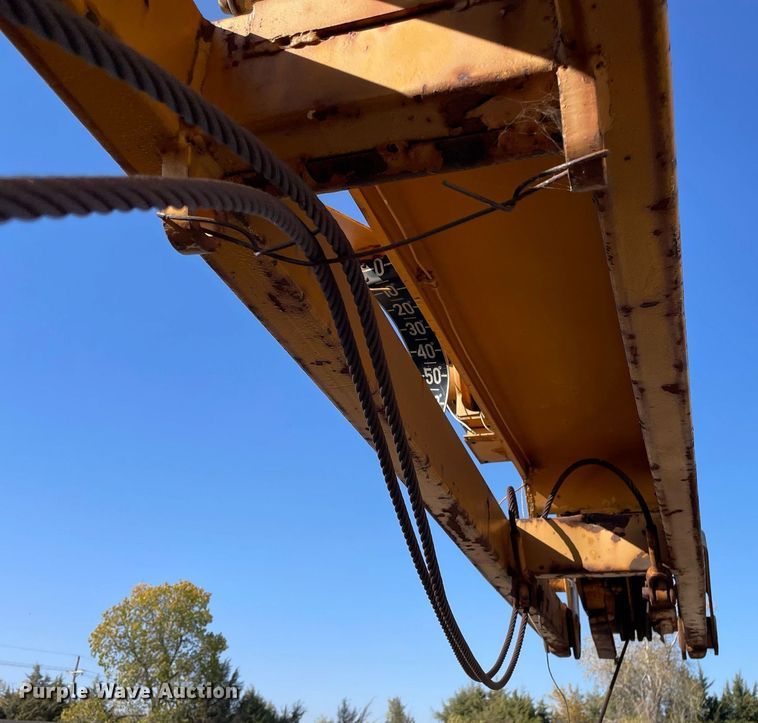 image for item NX9970 1973 Clark 714  crane