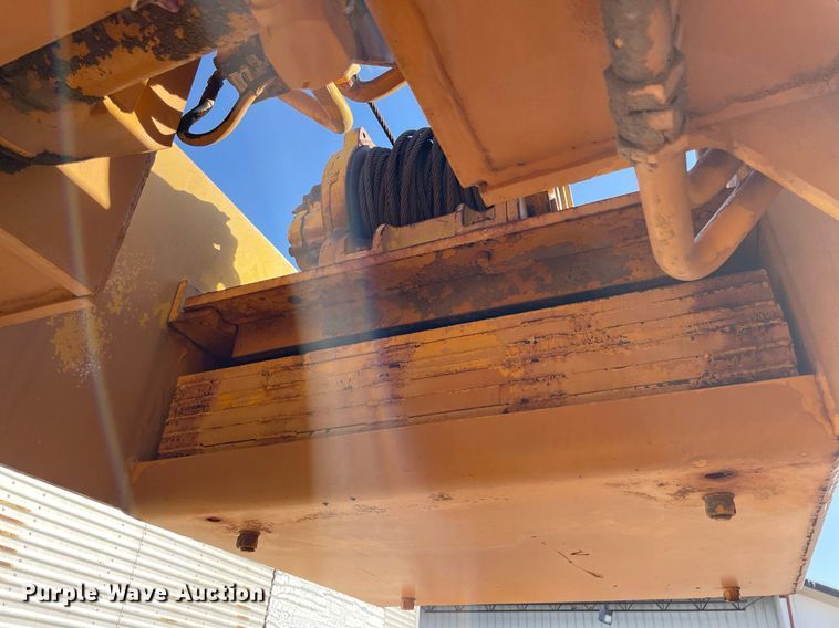 image for item NX9970 1973 Clark 714  crane