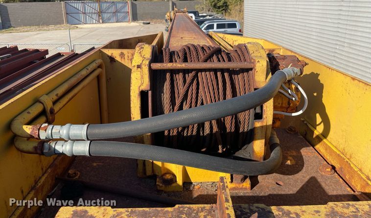 image for item NX9970 1973 Clark 714  crane